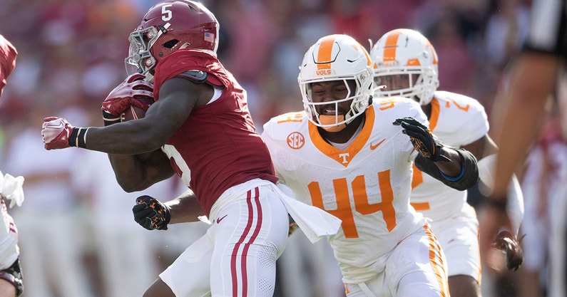 Tennessee LB Elijah Herring