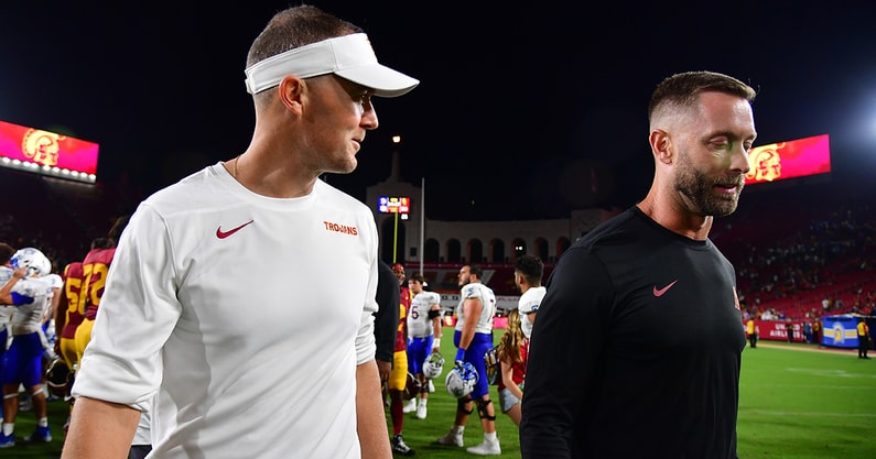 USC head coach Lincoln Riley and offensive analyst Kliff Kingsbury