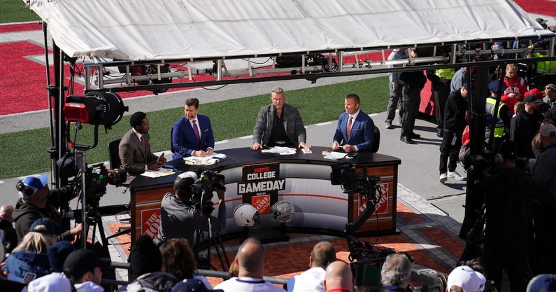 college-gameday-headed-lsu-alabama-for-sec-west-clash