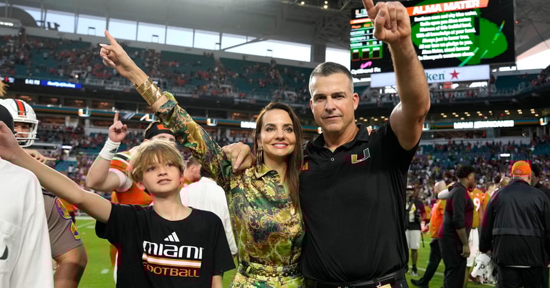 Miami Hurricanes #39 Mario Cristobal players post Virginia
