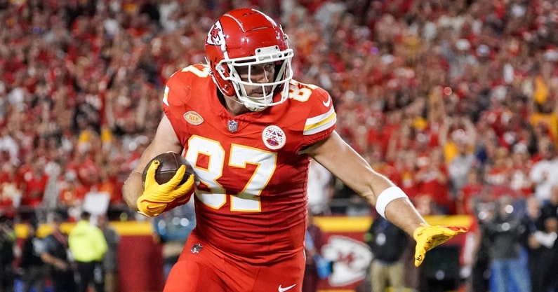 Chiefs tight end Travis Kelce pens emotional message of support for ...
