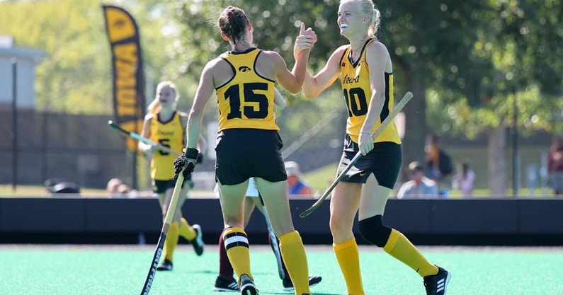 dionne-van-aalsum-freshman-of-the-year-esme-gibson-first-team