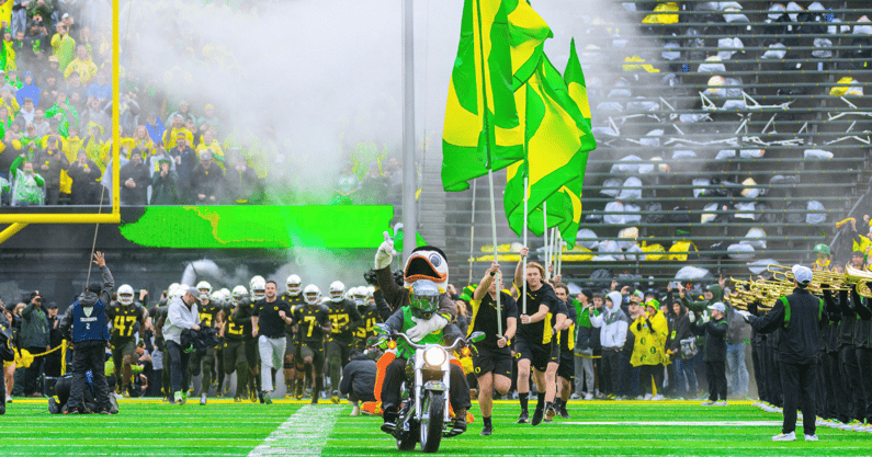 where-oregon-landed-in-the-ap-poll-coaches-poll-following-week-10-win-over-cal