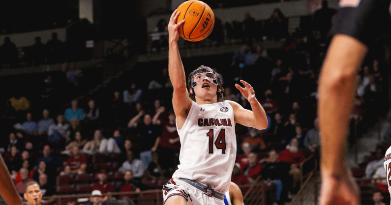 lamont-paris-talks-importance-of-spreading-shots-and-rotating-players-early-in-season