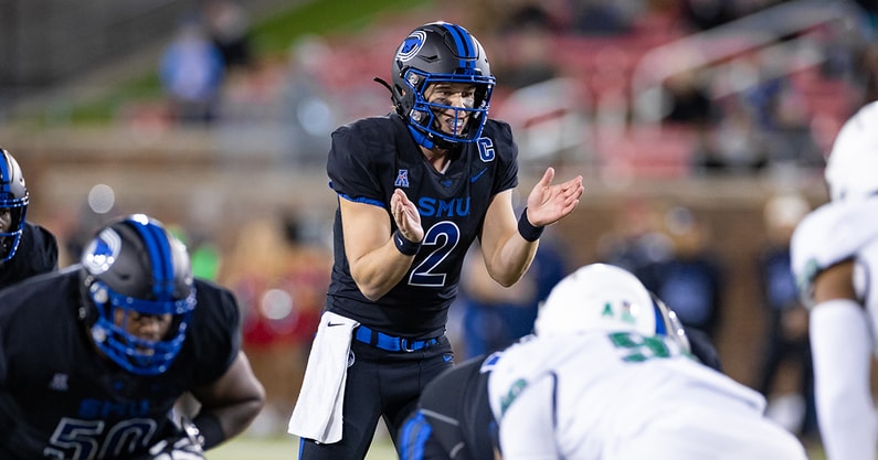 smu-football-pulls-away-from-memphis-for-key-aac-win-38-34