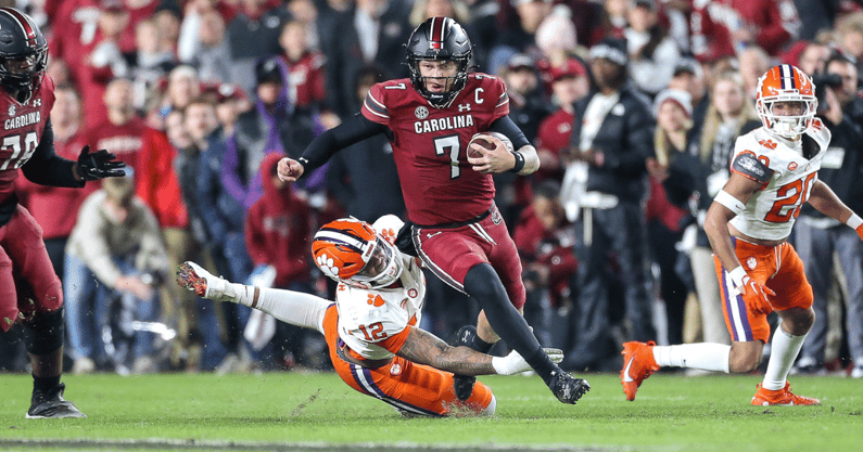 south-carolina-shoots-itself-in-foot-with-inability-to-make-plays-offensively