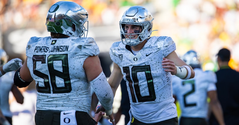 three-oregon-ducks-earn-all-american-honors