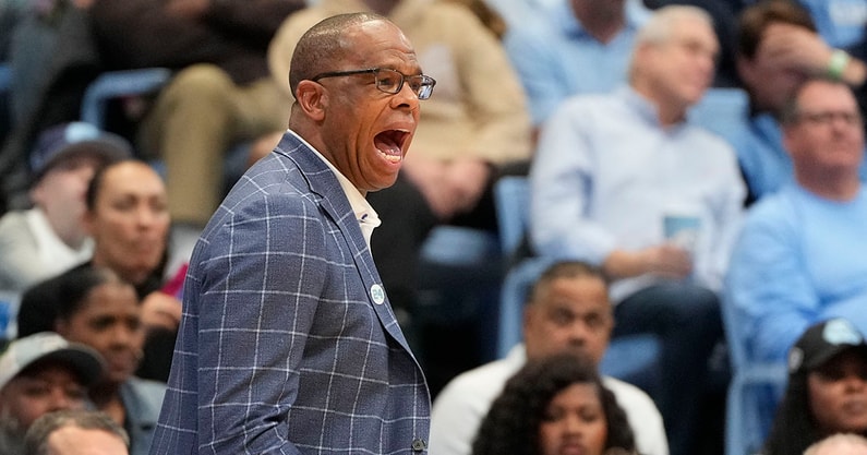 North Carolina head coach Hubert Davis