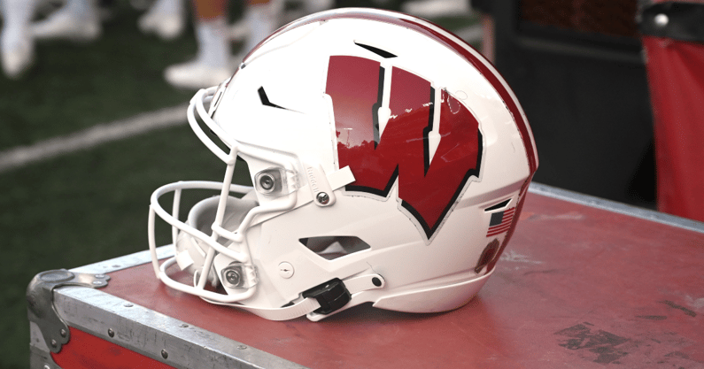 notre-dame-expected-to-hire-away-wisconsin-wide-receiver-coach-mike-brown-per-report