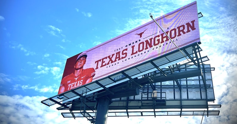 texas-longhorns-promotes-2024-football-signing-class-on-billboards-in-recruits-hometowns-nil.jpg