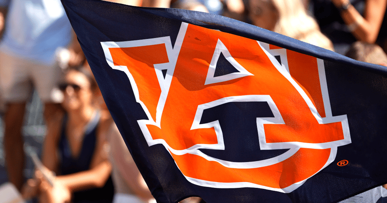 auburn-social-media-expertly-trolls-florida-after-national-signing-day-flip-of-4-star-dl-commit-amar