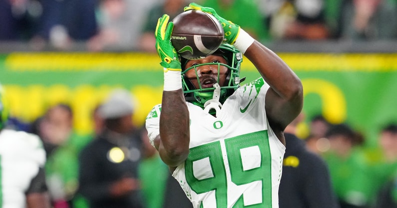 now-fully-healthy-jurrion-dickey-preparing-to-take-on-greater-role-with-oregon-ducks