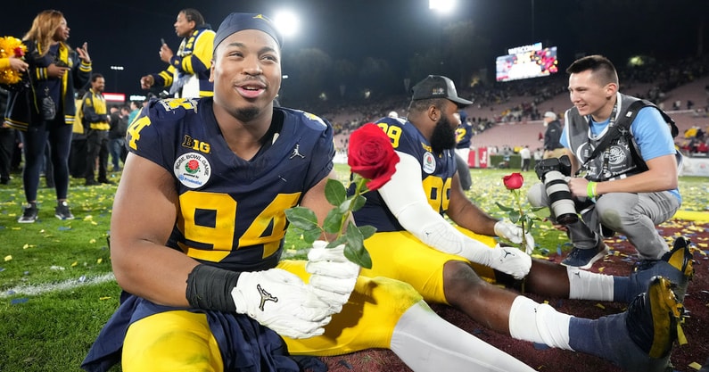 final-field-level-sights-and-sounds-from-the-rose-bowl-tyler-morris-speed-euphoria-tears-and-more