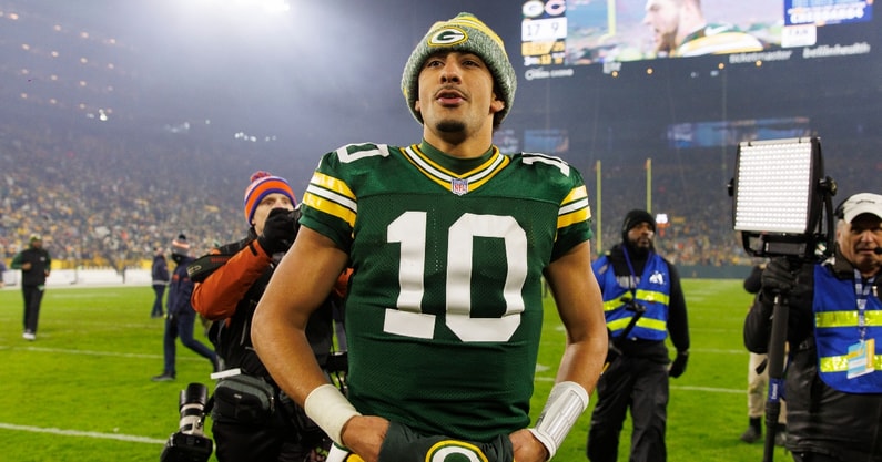 brett-favre-heaps-praise-green-bay-packers-quarterback-jordan-love-first-season