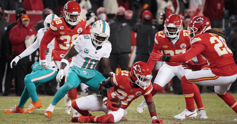 bbnfl-playoffs-mike-edwards-gets-third-career-postseason-interception