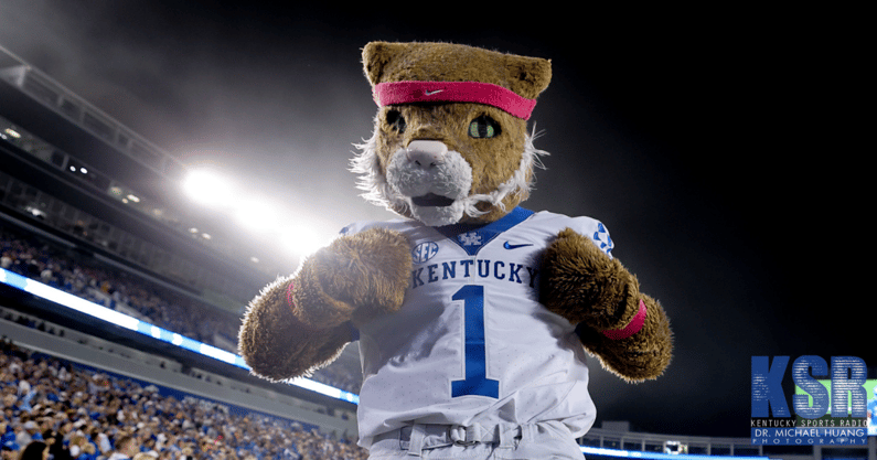 kentucky-football-continues-target-new-recruits-extends-another-20-offers-week