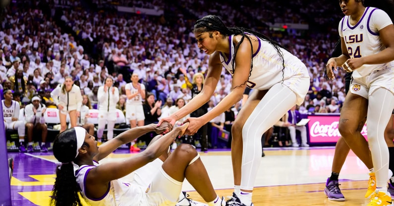 Angel Reese Flau'Jae Johnson lsu basketball