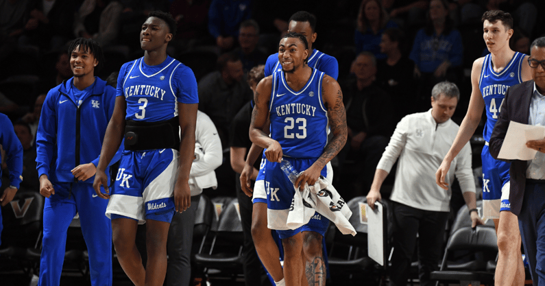 john-calipari-every-kentucky-player-sign-board-show-all-locked-in