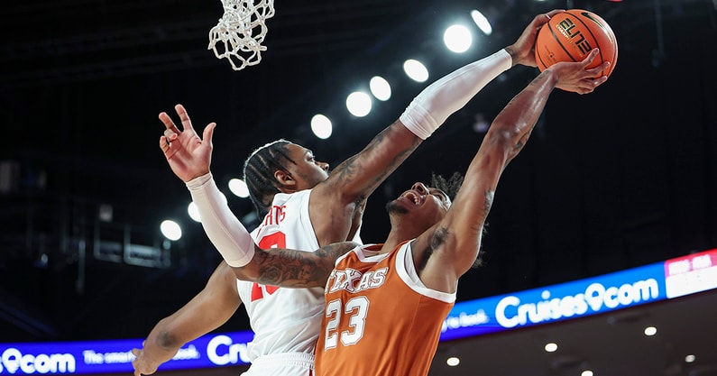Houston forward J'Wan Roberts vs. Texas