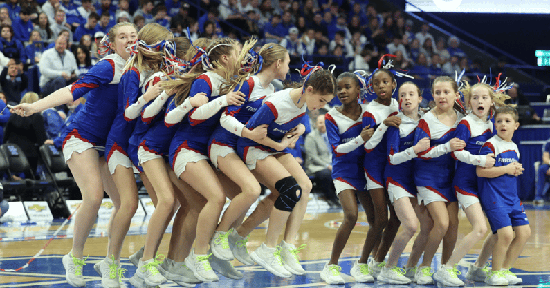 firecrackers-jump-roping-team-rupp-arena-kentucky-halftime-act