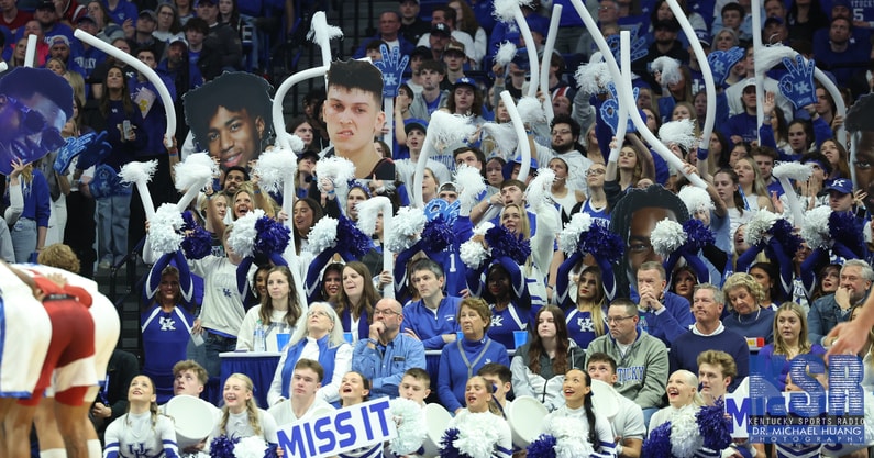 Kentucky basketball fans at Rupp Arena