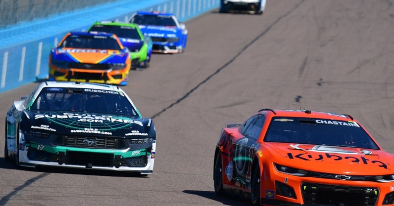 NASCAR PHX © Gary A. Vasquez-USA TODAY Sports