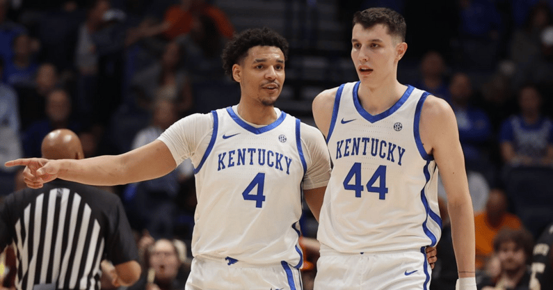 Kentucky F Tre Mitchell counsels Zvonimir Ivisic