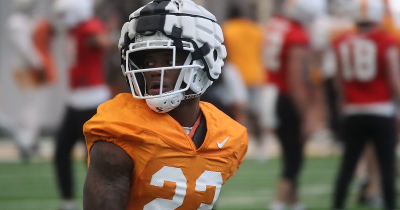 Tennessee freshman Boo Carter gets work in at spring practice on Tuesday morning. Credit: Volquest