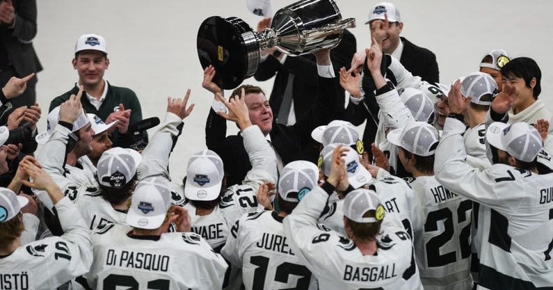 Michigan State hockey Big Ten trophy