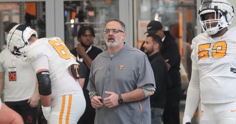 Tennessee offensive line coach Glen Elarbee