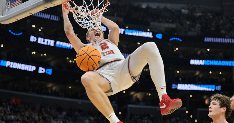 Alabama forward Grant Nelson