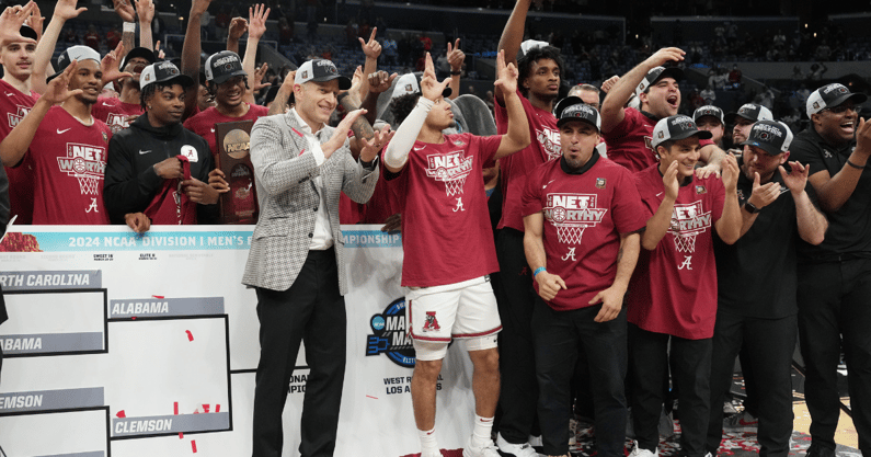 Alabama celebrates Elite Eight win over Clemson