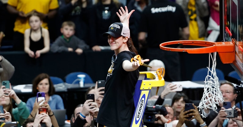 rebecca-lobo-shuts-down-iowa-caitlin-clark-goat-conversation-needs-multiple-national-championships