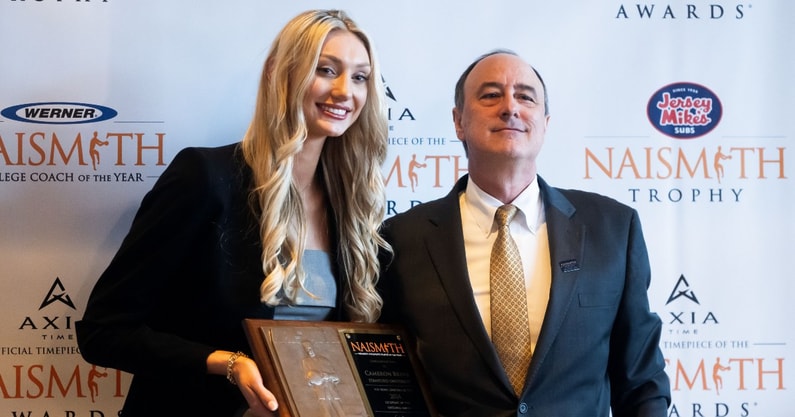 on3.com/cameron-brink-wins-naismith-defensive-play-of-the-year-award/