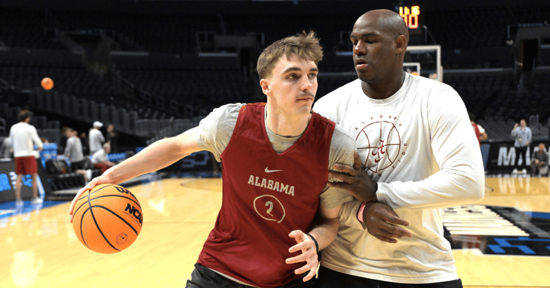 Alabama forwards Grant Nelson and Erwin Dudley