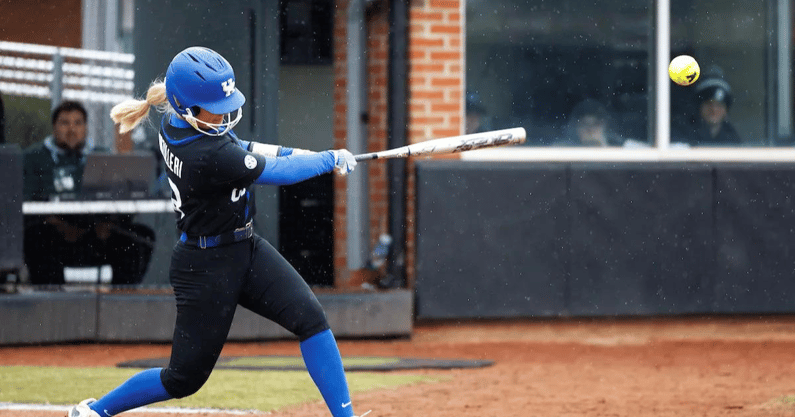 kentucky-softball-drops-series-against-texas-despite-winning-series-finale