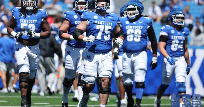 Eli Cox Kentucky offensive line