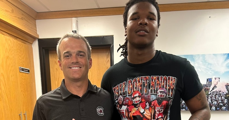 New South Carolina commitment Caleb Williams is pictured with head coach Shane Beamer (Photo: Caleb Williams | X)