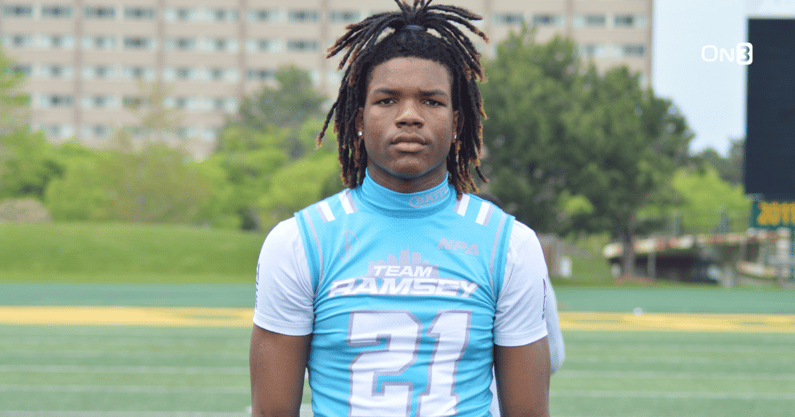 Omarii Sanders. Zach Libby/The Wolverine