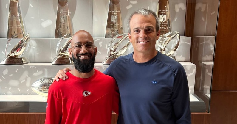 south carolina coach shane beamer visits kansas city chiefs