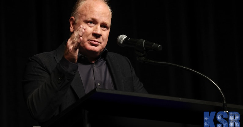 Mark Stoops speaks before a John Legend private concert for 500 Strong, part of the 15 Club Kentucky Football collective - Dr. Michael Huang, Kentucky Sports Radio
