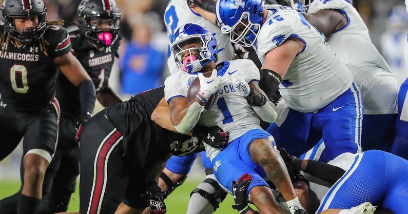 South Carolina football's defense tackles a Kentucky running back in 2023's game (Photo: CJ Driggers | GamecockCentral.com)