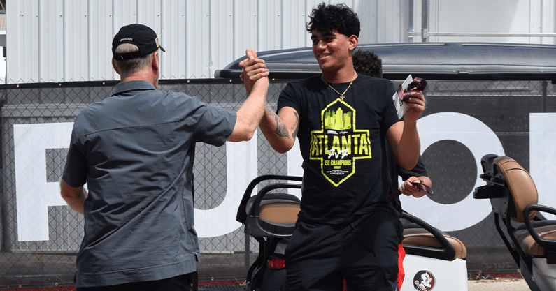 Hollis Davidson Arrives at Florida State, Greeted by TEs Coach Chris Thomsen (Matt LaSerre/Warchant)