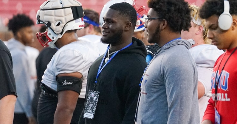 4-star-ol-henry-fenuku-feels-family-vibe-at-smu