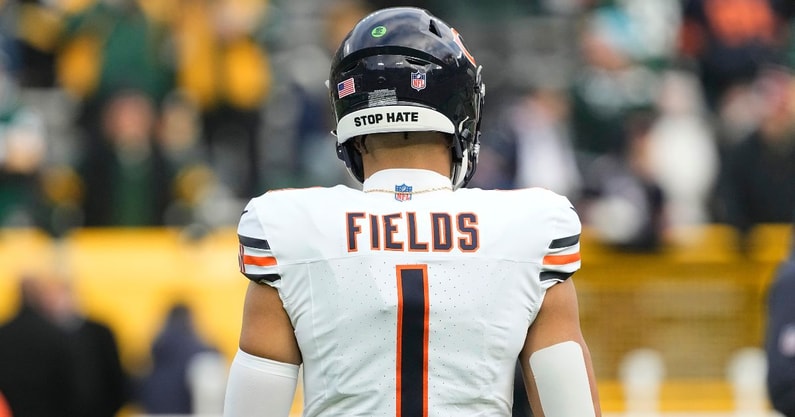Justin Fields by Jeff Hanisch-USA TODAY Sports