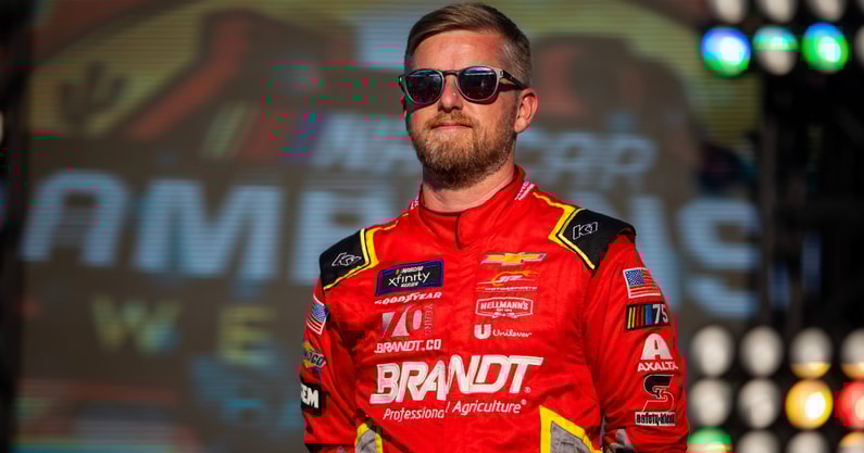 Justin Allgaier replace Kyle Larson