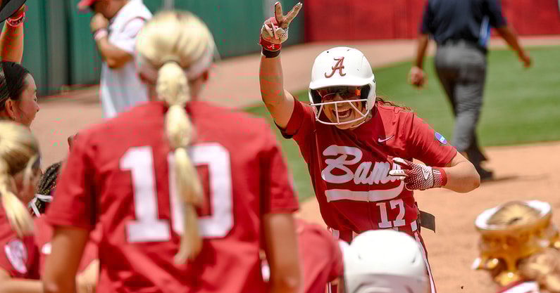 Alabama catcher Riley Valentine