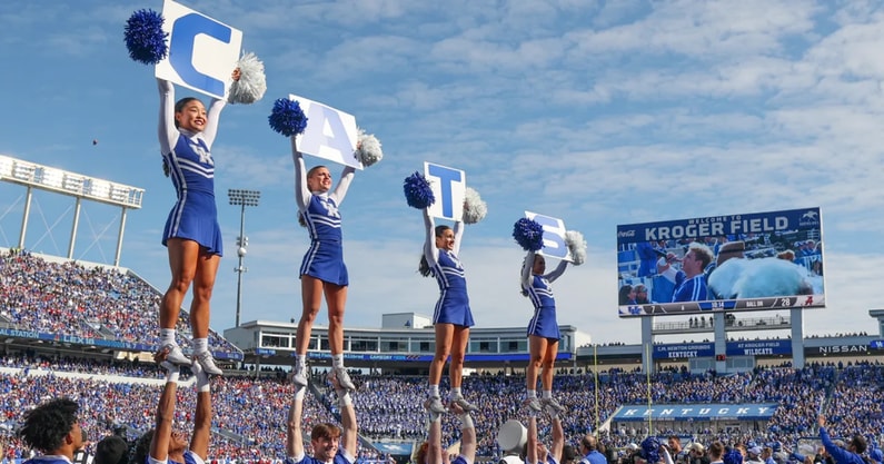 Kentucky Football cheerleaders at Kroger Field