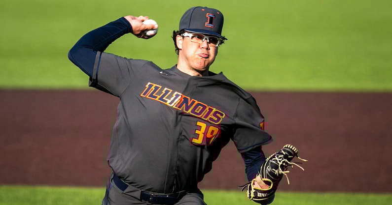 Illinois' Jack Crowder (39) delivers a pitch during a NCAA Big Ten Conference baseball game against Iowa, Saturday, April 9, 2022, at Duane Banks Field in Iowa City, Iowa. (© Joseph Cress/Iowa City Press-Citizen / USA TODAY NETWORK)