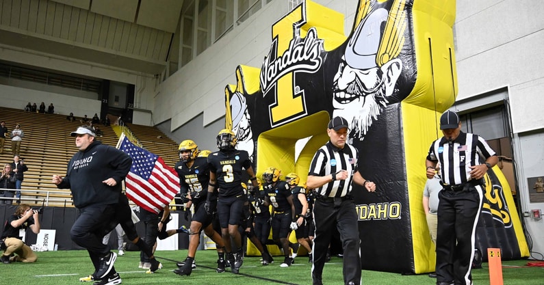 Oregon vs Idaho